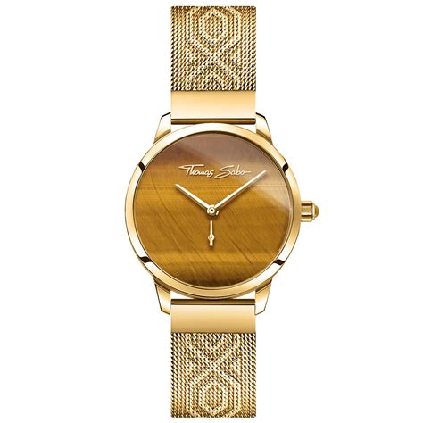 Koláž rôznych personalizovaných darčekov pre ženy