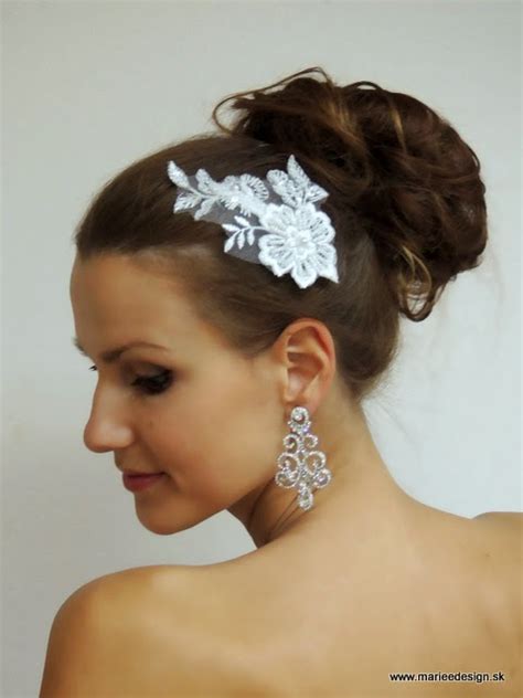 Ukážka rôznych svadobných doplnkov do vlasov.