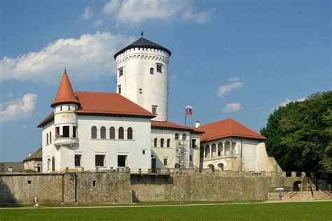 Mapa Budatínskeho hradu s vyznačenými expozíciami a parkom