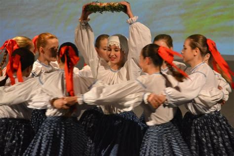 Fotografia: Oslava rómskej kultúry (hudba, tanec, tradičné oblečenie)