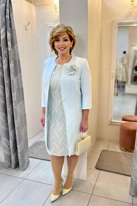 Svadobná mama v elegantnom kostýme značky Sonia Peňa