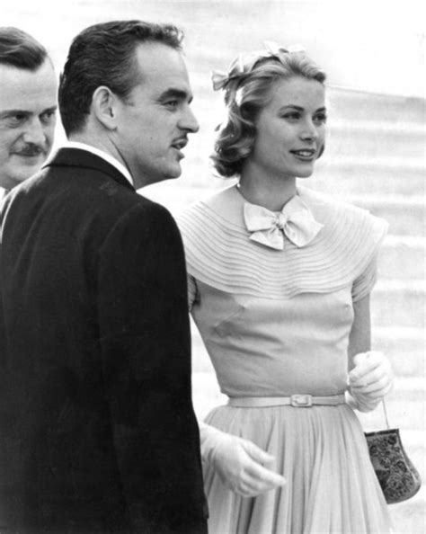 Grace Kelly a princ Rainier III. počas svadobného obradu