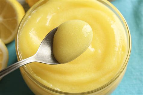 Fotografia: Krájanie citrónov na prípravu Lemon Curd