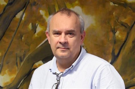ilustrácia správneho zrezania kmeňa a osadenia do stojana