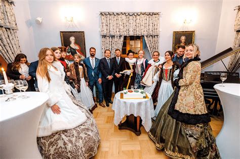 Svadobná fotografia grófa Jána Kantyho Zamoyského a princeznej Izabely Alfonzy de Bourbon