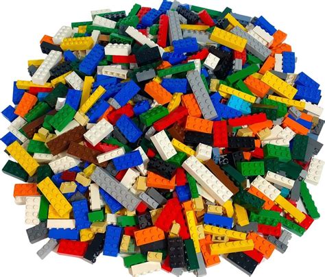 obrázok rôznych typov LEGO stavebníc