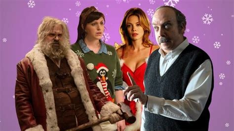 Záber z romantickej komédie s vianočnou tematikou, postavy objavujúce následky nečakaného želania