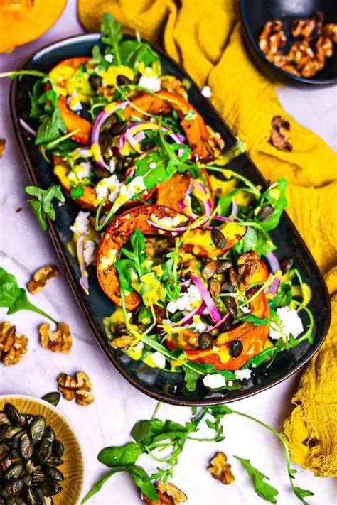 misa tekvicového šalátu s bylinkami