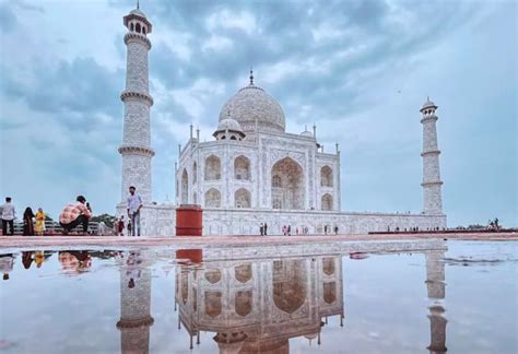 Schéma záhradného komplexu Tádž Mahalu s rozdelením riek a symetriou