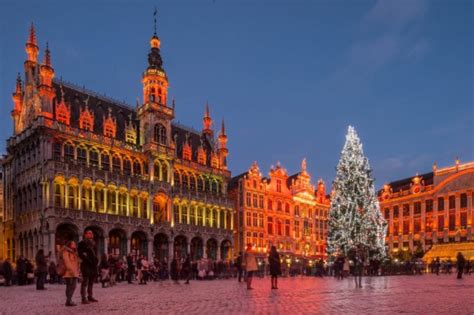 Vianočný stromček z Horných Orešian na Grand Place v Bruseli