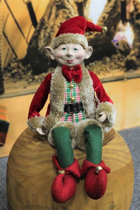 Vianočný škriatok zo šišiek