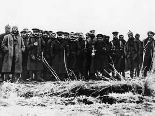 Tematické foto: Vojaci v zákopoch počas Vianoc 1914