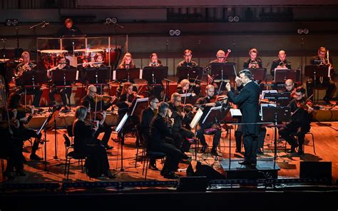 ilustračné foto: orchester a zbor na vianočnom koncerte