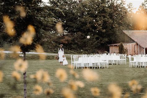 Fotografia exteriéru Stodoly Zlatka s parkovou úpravou vhodnou na svadobný obrad