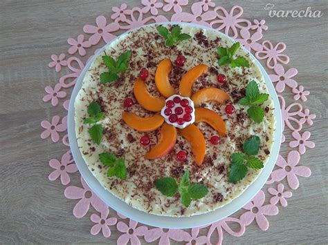 Ovocná tvarohová plnka v reze torty