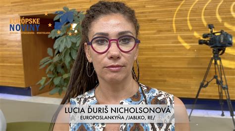 Tematické foto: Lucia Ďuriš Nicholsonová v svadobných šatách sobáši iný pár