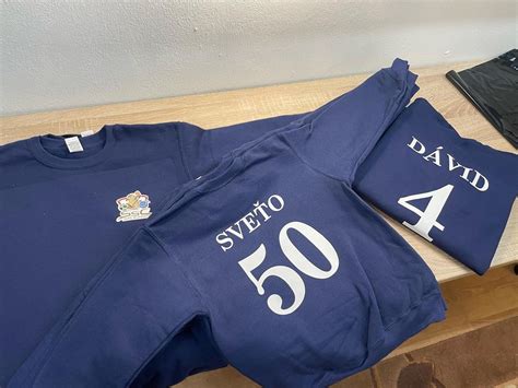 Príklad UV potlače na povrchu USB kľúča alebo obalu