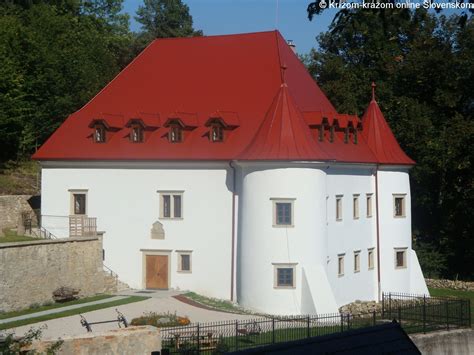 Kaštieľ Burg v Považskom Podhradí s nádvorím