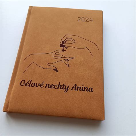ručne vyrobený darček alebo personalizovaný diár