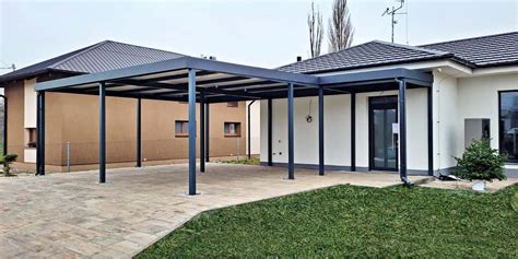 Schéma ideálneho stanovišťa pre kivi pri južnej stene domu s vybudovanou drôtenou oporou