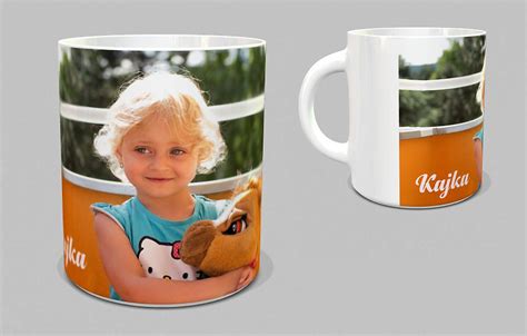 Ukážka personalizovaných darčekov, napr. kniha s menom dieťaťa alebo hrnček s fotografiou.