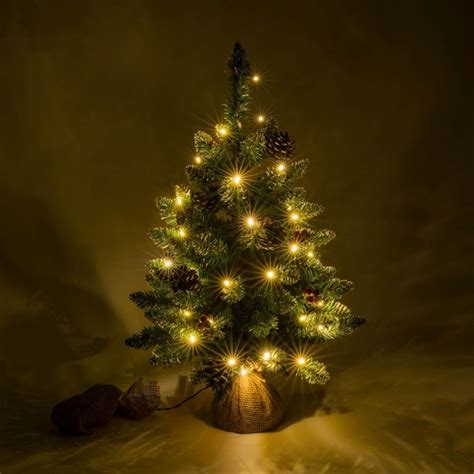 Foto: Vianočný stromček s LED osvetlením