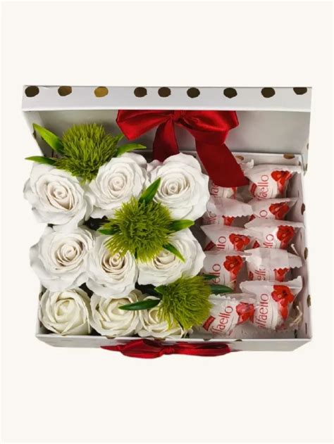 flower box s mydlovými ružami a šampanským