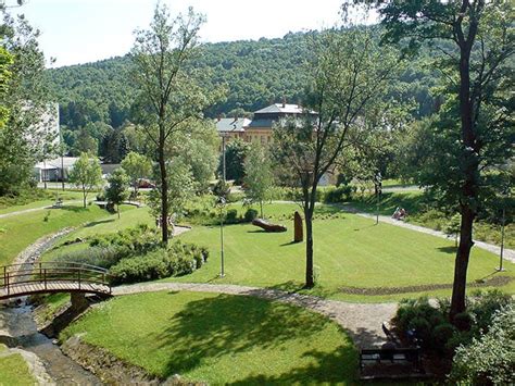 Panoramatický záber na areál Bardejovských Kúpeľov v jarnom období