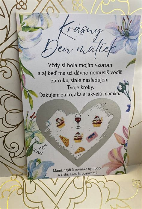 ilustrácia rôznych personalizovaných darčekov pre staré mamy, ako sú hrnčeky, zástery a fotorámiky