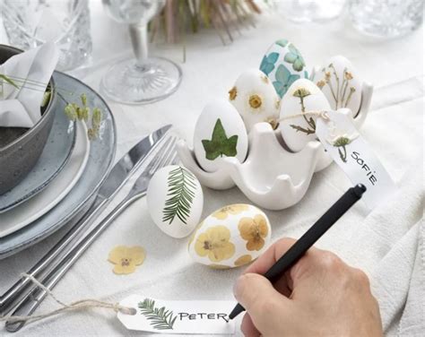 Nákres alebo foto: kvetinové dievčatká v kartóne na vajíčka s tváričkami a kvetmi