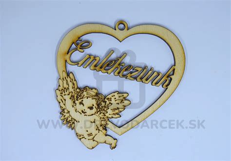 symboly krstu na košieľke (krížik, anjelik, srdce)