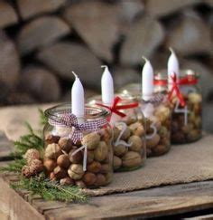 Adventný veniec z recyklovaných zaváraninových pohárov s dekoráciami