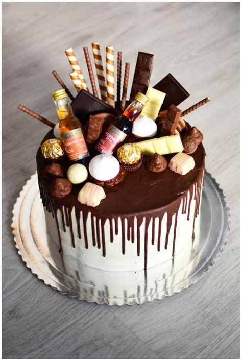 Tematická torta k 18. narodeninám chlapca