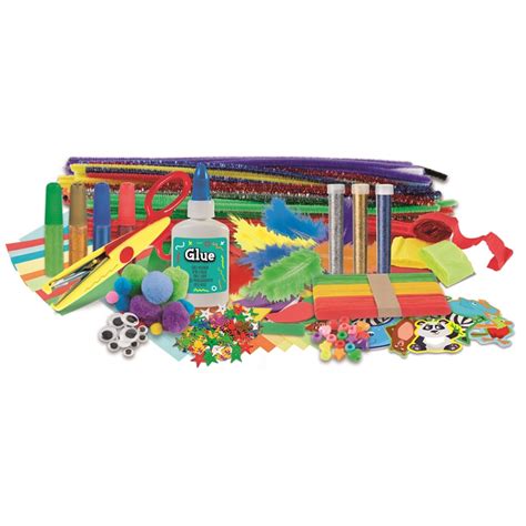 Ukážka rôznych papierových materiálov a pomôcok na tvorenie