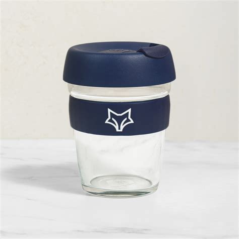fotografia elegantných sklenených pohárov KeepCup Brew