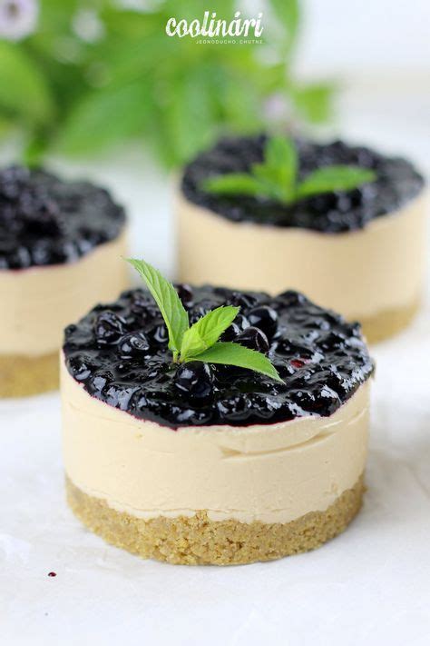 Mini koláčiky s mascarpone a čučoriedkami na plechu