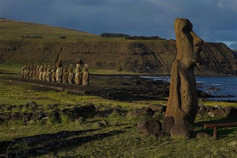Mapa Veľkonočného ostrova s vyznačeným mestom Hanga Roa a hlavnými atrakciami