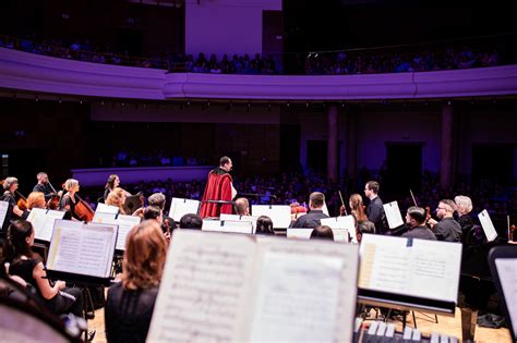 Orchester Štátnej filharmónie Košice vystupujúci v Dome umenia