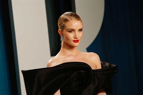 Fotografia Sväťa Malachovského a Scarlett Stachovej na spoločenskej udalosti