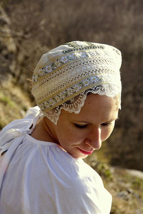 Ukážka vyšívaného svadobného čepca