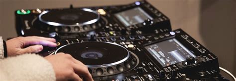 DJ Mike za pultom, moderovanie svadby/eventu