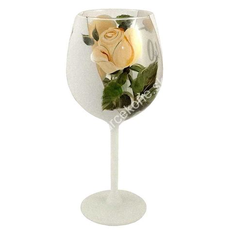 ručne maľovaný pohár na víno s marhuľovými ružami
