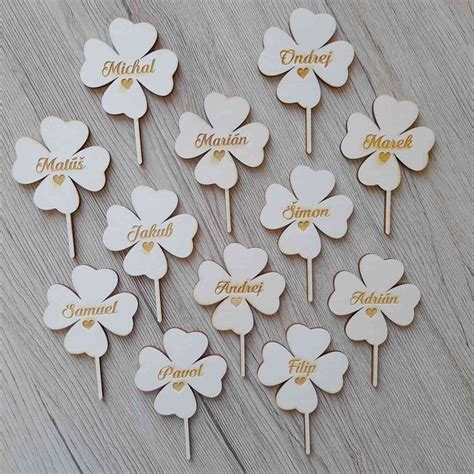 Drevené zápichy s rybárskou tematikou v torte