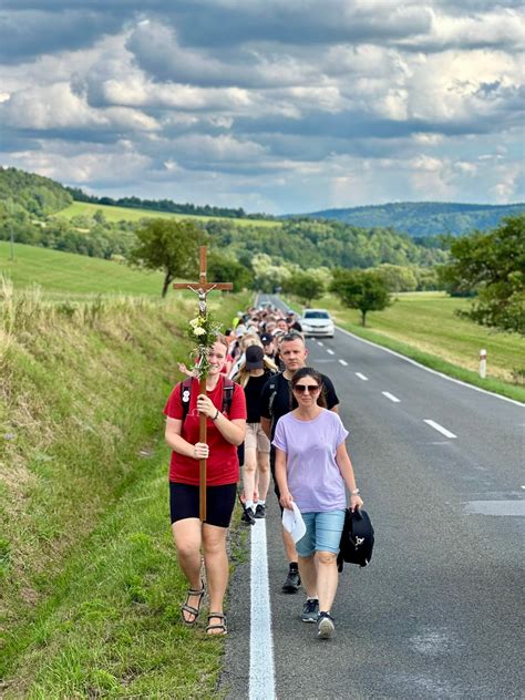 Schéma Námestia sv. Egídia so zákresom pódií, vianočných stánkov a Kostola sv. Egídia