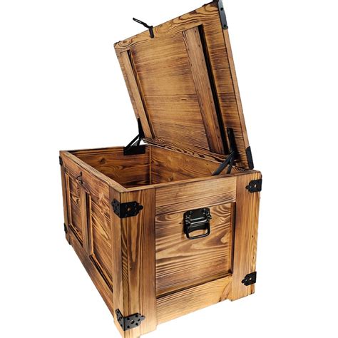 Dekoratívna drevená truhlica so zámkom