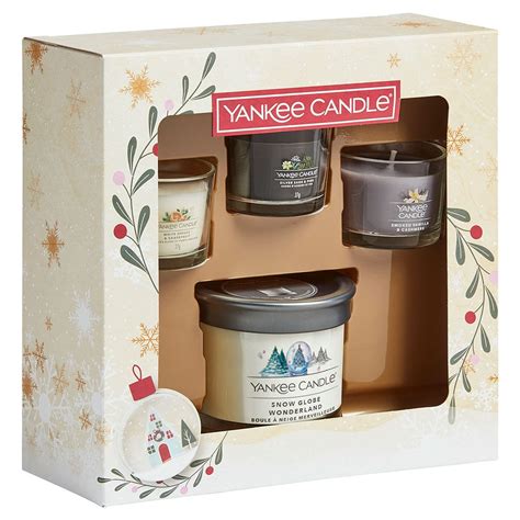 Tematické foto sortimentu Yankee Candle, rôzne sviečky a bytové vône