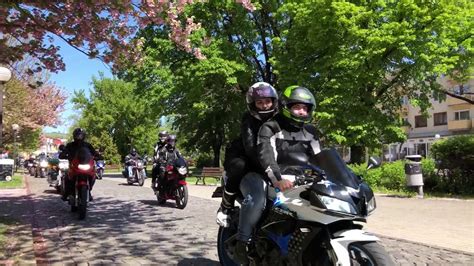 Kolóna motoriek na svadobnom sprievode