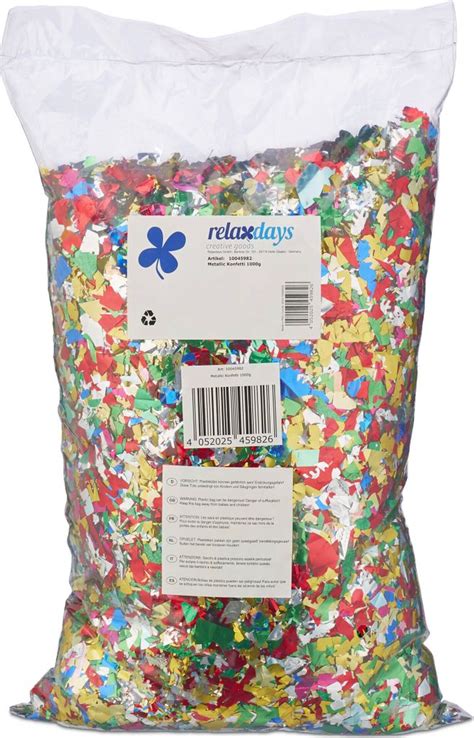 farebné konfety, pompomy a špirály pripravené na výzdobu