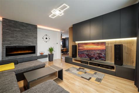 Moderný interiér The Clubu s LED stenou a VIP zónami