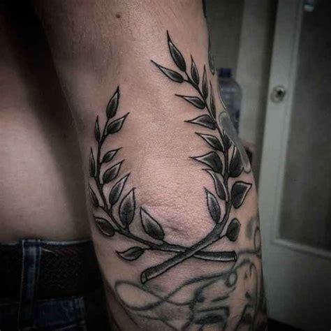 Tetovanie s vavrínovým vencom na ramene